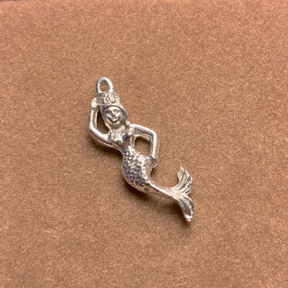 vintage sterling silver mermaid pendant